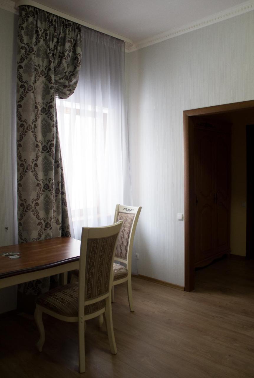 Арт-Готель "Династія" Bila Tserkva Exteriör bild