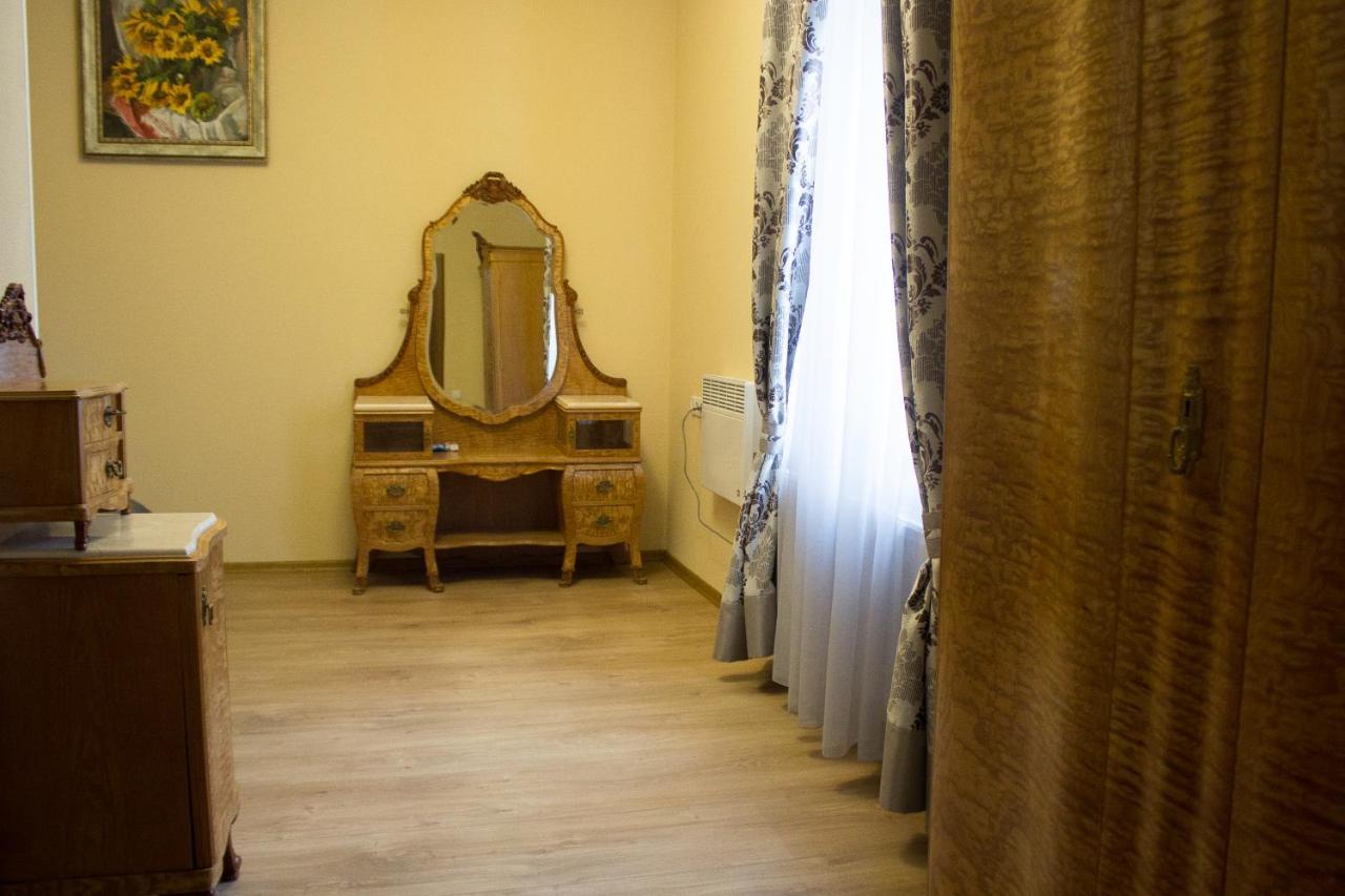 Арт-Готель "Династія" Bila Tserkva Exteriör bild