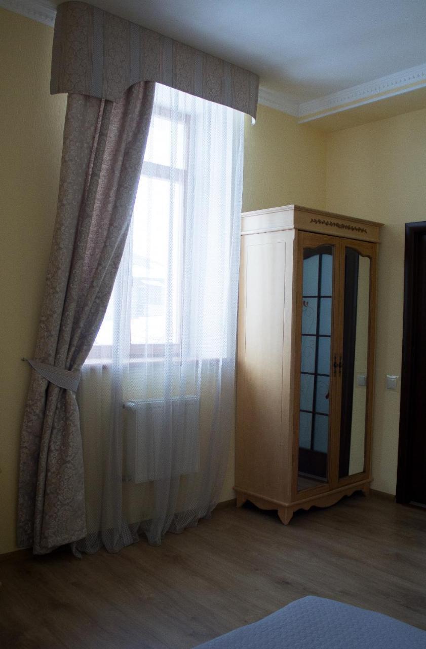 Арт-Готель "Династія" Bila Tserkva Exteriör bild