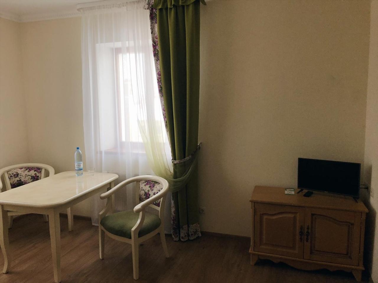Арт-Готель "Династія" Bila Tserkva Exteriör bild